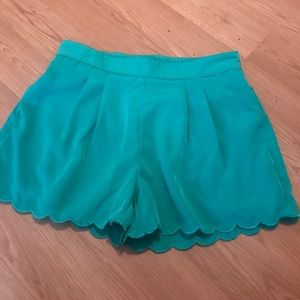 High wasted scalloped shorts
